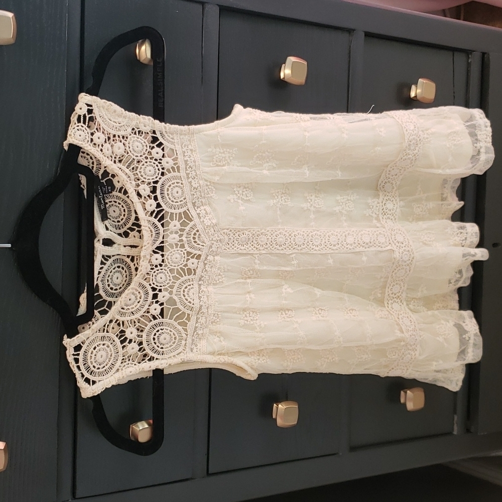 MONTEAU XS cream lace overlay sleeveless top NWOT - Picture 3 of 4
